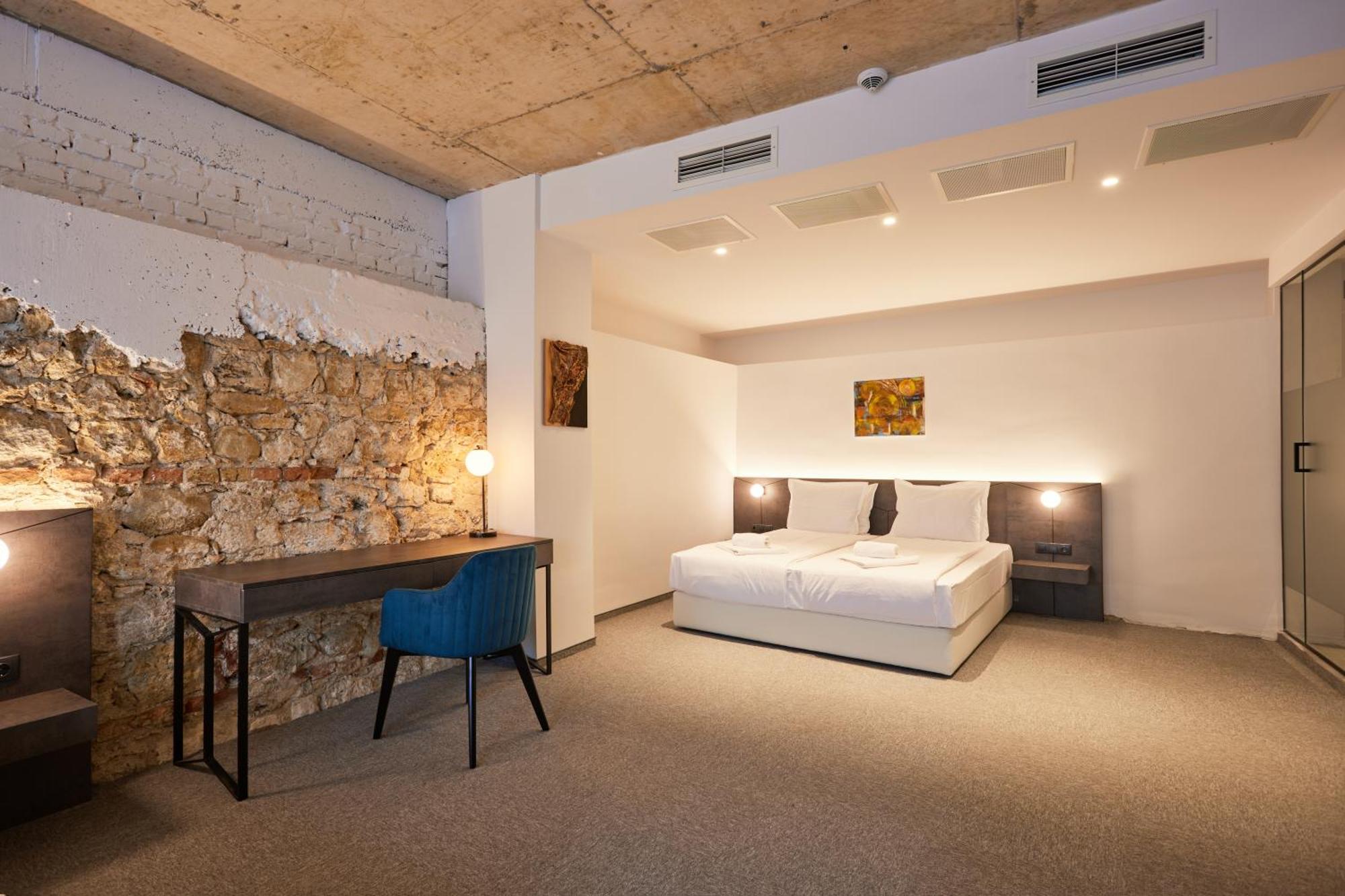 Bizarre Boutique Hotel Varna Exterior photo